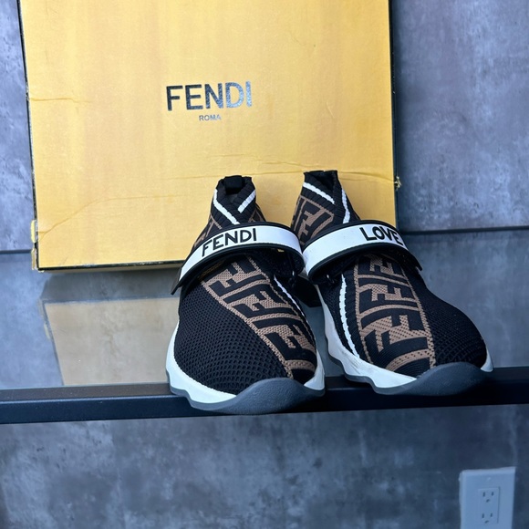 FENDI Rockoko Logo-jacquard knit , Size 38 (7 1/2) women - Picture 2 of 5